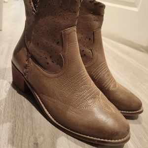 Shyanne Cowboy Perforated Booties
